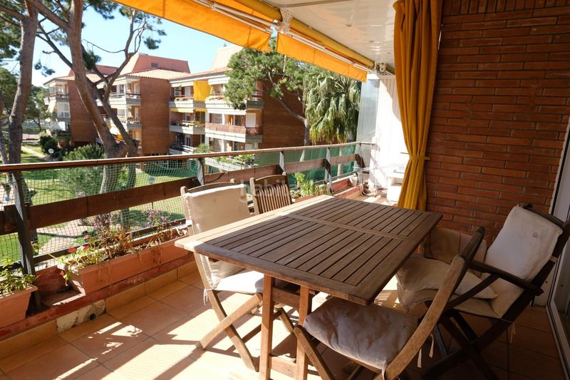 Foto 8e360e66-bbe3-40b7-989b-05ad950158ff. Apartament amb aparcament a Gava Mar Gavà