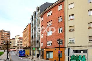 Appartamento in Calle p.buenaventura paredes 28. Piso en venta pumarín