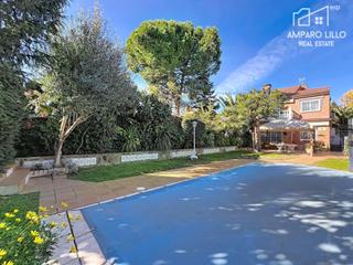 Maison jumelée  Calle de las acacias. El chalet de lujo más deseado de rivas urbanizaciones reformado,