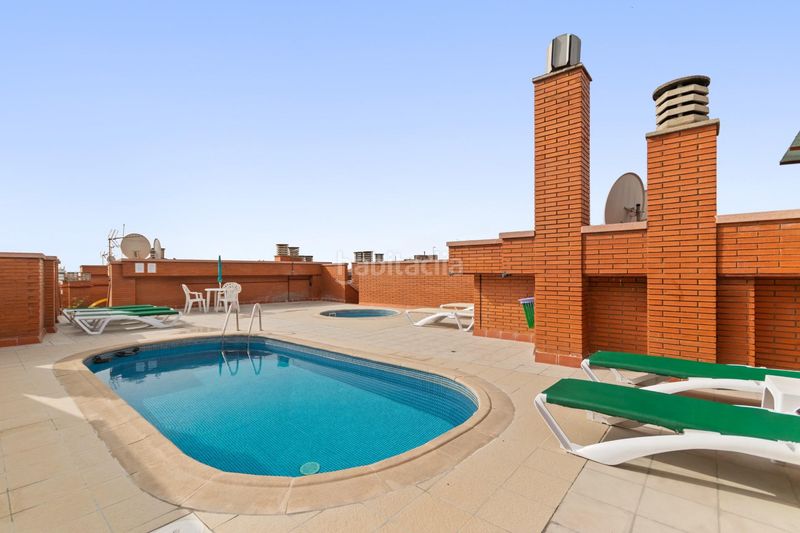 Foto a10b8a9f-ae1f-4403-a2ee-c58ab9ed2dda. Pis amb aparcament piscina a Vallcarca - Penitents Barcelona