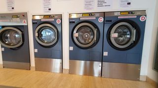 Lloguer Local Comercial  Plaza antic regne de valència. Traspaso el potencial de tu huella indeleble