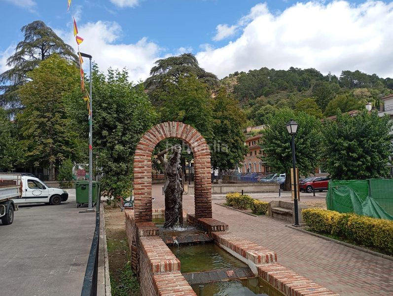 Foto fe3a8d39-f824-49a3-acc4-2ec0dcd0195c. Edifici a avenida de las termas 47 a Baños de Montemayor