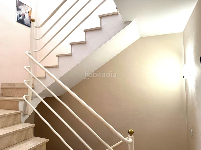 Foto 15e3a9e7-75fd-4572-9769-59408e1486d5. Casa adossada amb calefacció aparcament a Torrent Ballester Viladecans