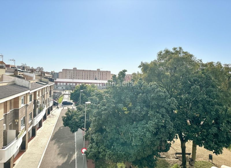 Foto 4af3abd1-ba87-4a0f-9a9b-8bec17af3cfb. Casa adossada amb calefacció aparcament a Torrent Ballester Viladecans