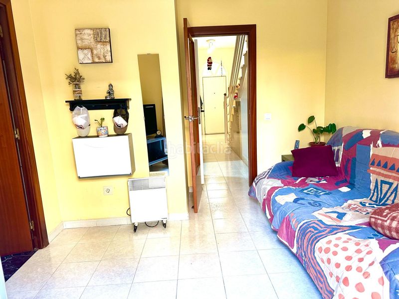 Foto cec57761-7981-45d1-a1b2-da7d32d299b9. Casa adossada amb calefacció aparcament a Torrent Ballester Viladecans