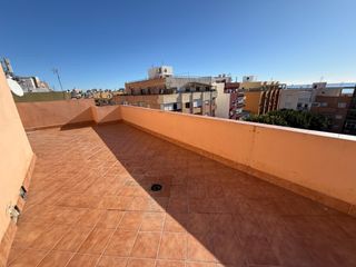 Dachwohnung in Pavia de 30. Ático con vistas al mar y a la alcazaba y gran terraza enorme