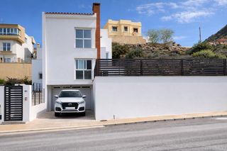 Chalet à Calle olivos (env) 31. Villa olivos  la envia golf   espacio luz y privacidad