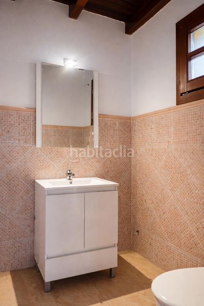Foto f04eb069-a851-4f0f-94c1-ae74ade86dae. Masia amb aparcament piscina a Coín