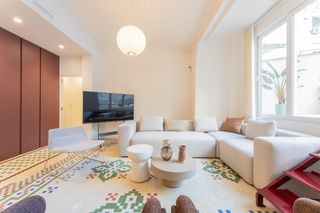 Pis a Gran Via. Nuevo precio piso de 149 m2 con terraza de 81 m2 en el eixample