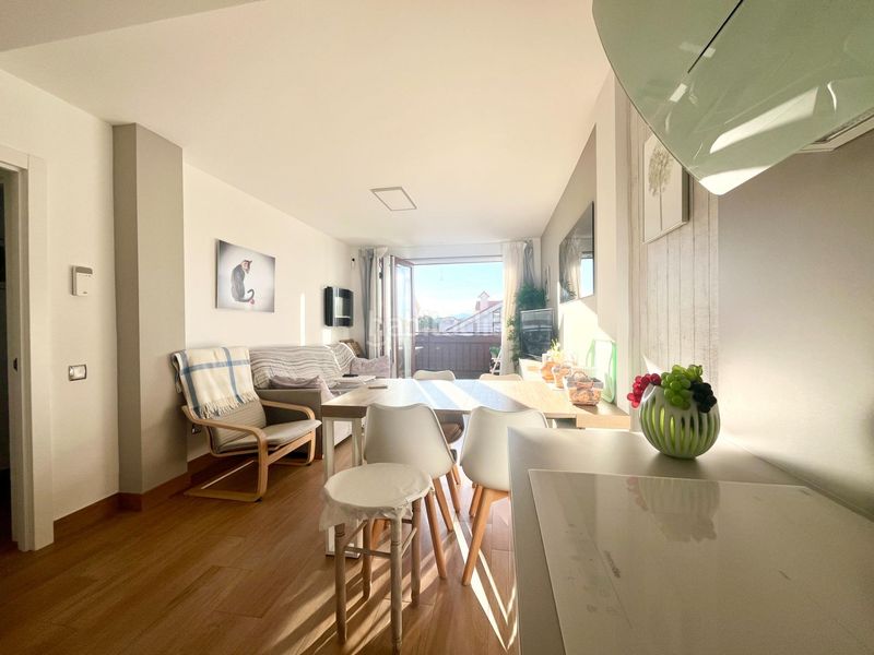 Foto b0b2cb8c-1119-46c7-80e3-fcf0de4429f4. Pis amb aparcament piscina a Mogro Miengo