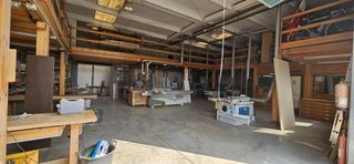 Fabrikhalle  Passeig morse. Nave industrial con licencia de carpintería y equipamiento compl