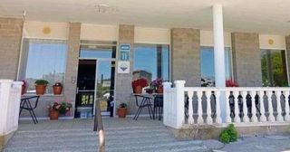 Building in Móra la Nova. Oportunidad de inversión hotelera con actividad inmediata en ter