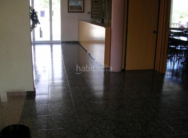 Foto 40aec075-75eb-45d6-889d-0010a2553bbd. Edificio in Móra la Nova