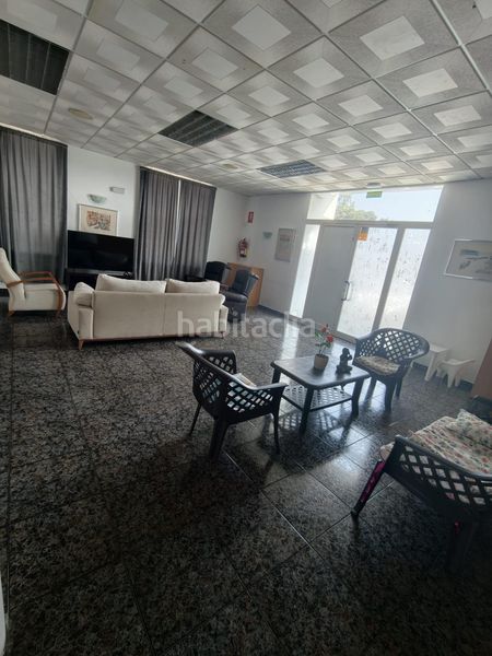 Foto e9e0a87e-70cf-426b-a45b-a9f8e3c9bdf2. Edificio in Móra la Nova