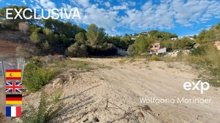 Terreny residencial  Calle calle malena. Atractiva parcela urbana de 1350m2 en área de lujo  ahora con op
