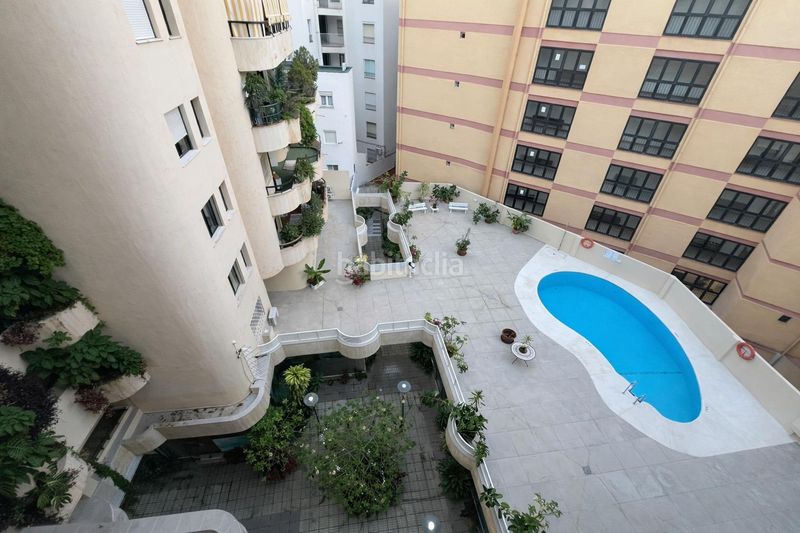 Foto 09a0213c-04a6-4d41-90e5-fc90dd0f6336. Apartament amb aparcament piscina a Playa Bajadilla - Puertos Marbella