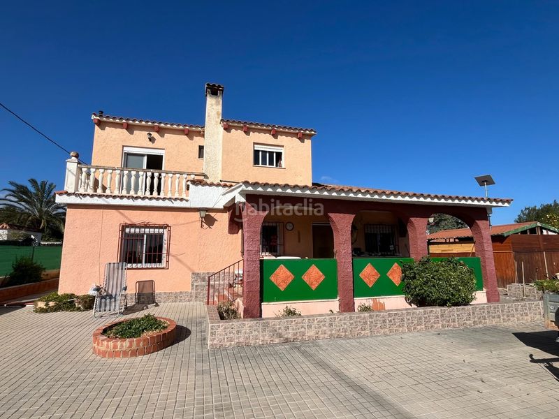 Foto 44683d25-33fb-4b9e-a2b0-06a53bbe2b96. Casa amb aparcament a Vilamarxant