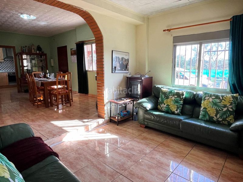 Foto 543f50e9-5306-46a4-92a5-4e7ba1b1bb8c. Casa amb aparcament a Vilamarxant