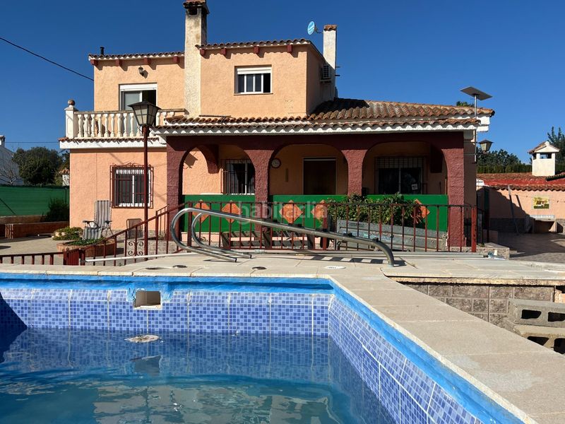 Foto b210390e-6c55-49d4-9a04-b2374d7cdfdd. Casa amb aparcament a Vilamarxant