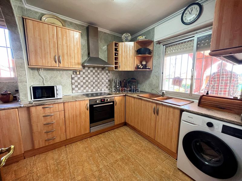 Foto cb4ac62d-a08d-4858-a03f-7f9b200c97ef. Casa amb aparcament a Vilamarxant