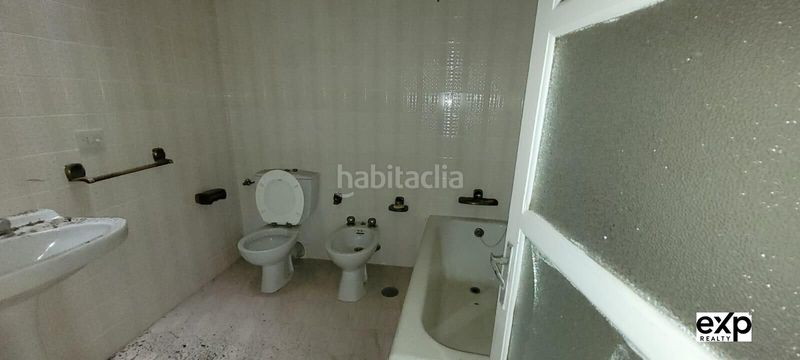 Foto 3aa3109b-1f60-45c4-973c-77c009620b3f. Casa amb aparcament a Valadouro (O)