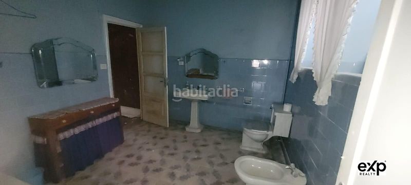 Foto 61282a74-a7a9-4602-a178-03abc0ebd4ff. Casa amb aparcament a Valadouro (O)