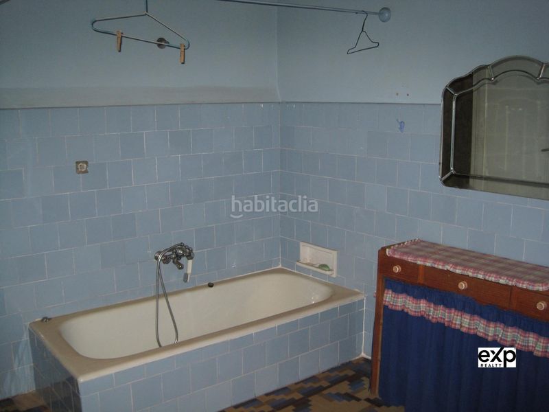 Foto 7717ae24-a825-4e78-92c2-bc8f0aaa452e. Casa amb aparcament a Valadouro (O)