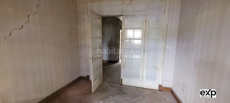Foto 9153296f-63e5-46f2-84bd-2b3b94c8b4e2. Casa amb aparcament a Valadouro (O)