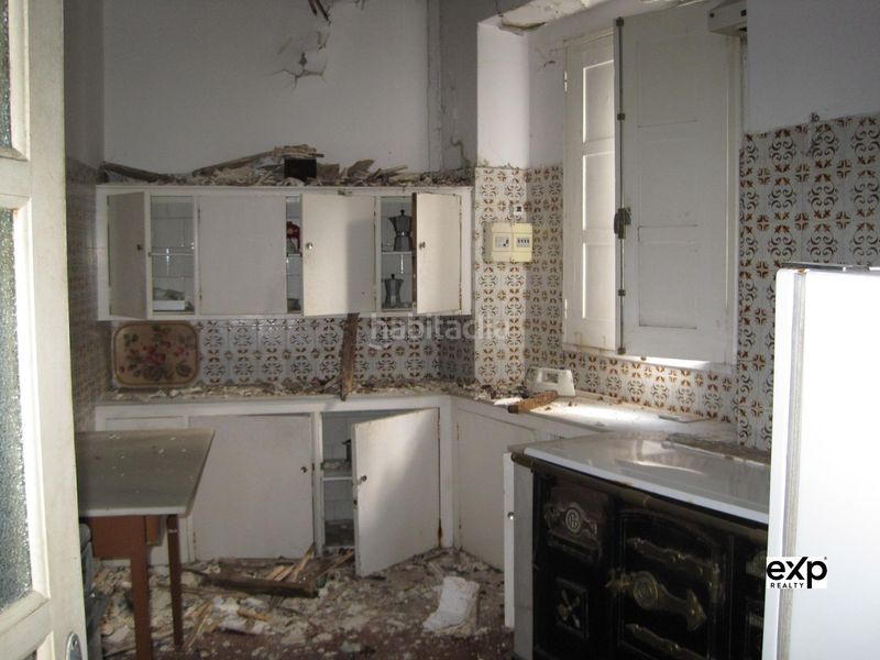 Foto c3bcd33c-86f9-4c14-9078-94e25f46d7e4. Casa amb aparcament a Valadouro (O)