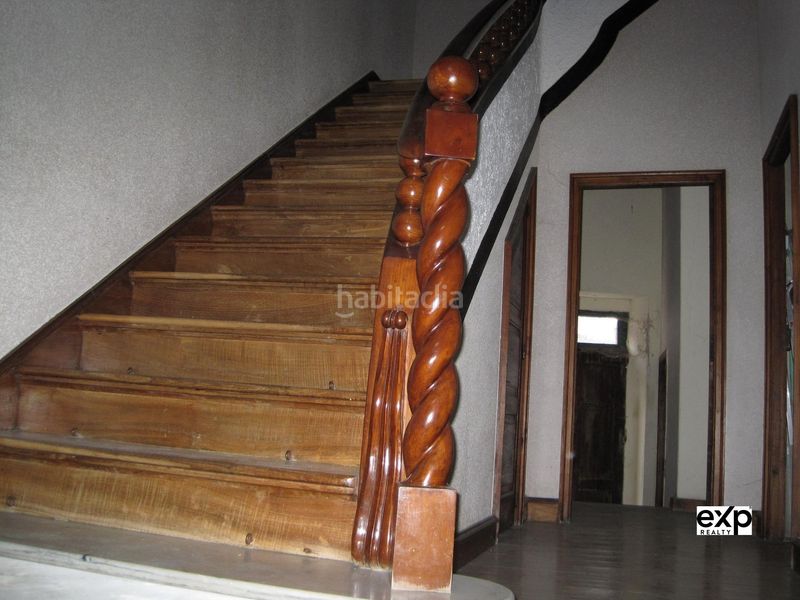 Foto e0fff2bf-a4f4-4dbd-ae10-18f0608739ae. Casa amb aparcament a Valadouro (O)