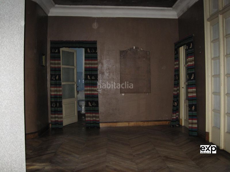 Foto eb7e1610-446c-4540-b4ef-6da52710c410. Casa amb aparcament a Valadouro (O)