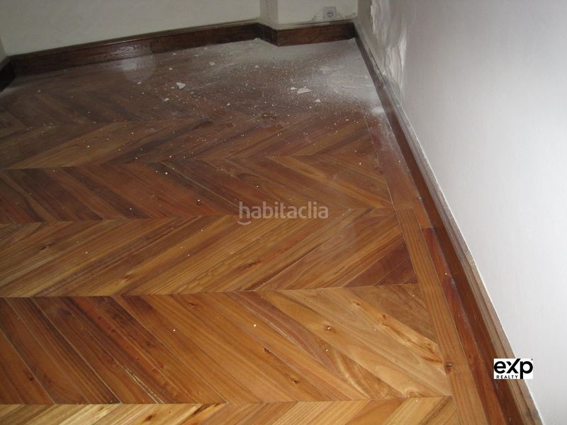 Foto f18c5fd8-9af7-404d-8056-65e93f46c3b8. Casa amb aparcament a Valadouro (O)