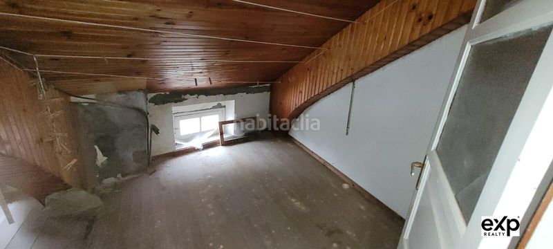 Foto fdebe1ad-4756-4965-8971-b17715018b41. Casa amb aparcament a Valadouro (O)