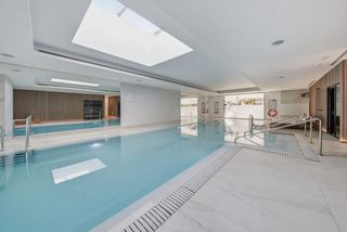 Apartament a Bahía de Marbella. Vivienda a estrenar pero de segunda mano. vive con los lujos de
