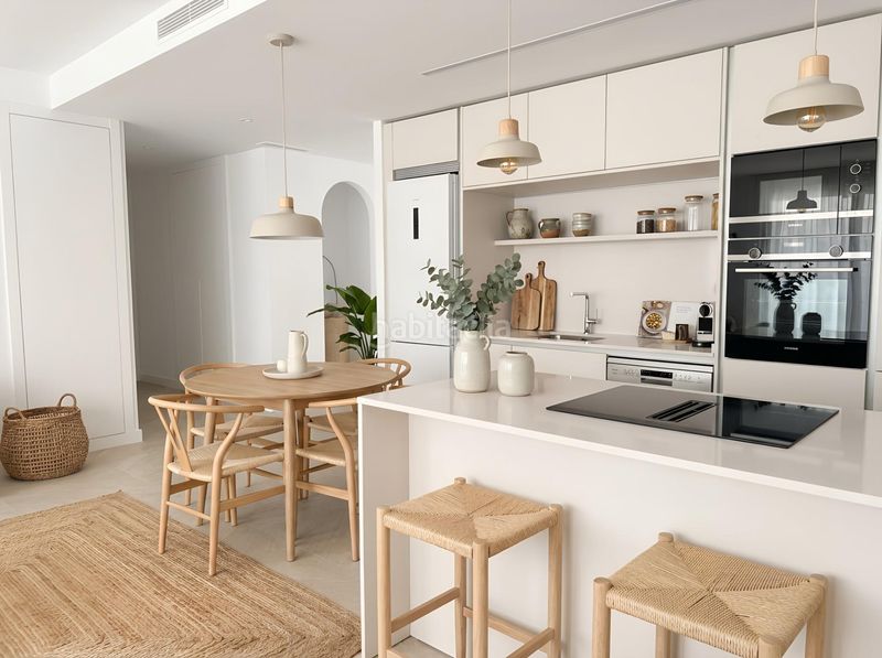 Foto d30d7793-9704-45ff-9a2c-f0c71936cf98. Apartament amb calefacció aparcament piscina a bahía de Marbella Marbella