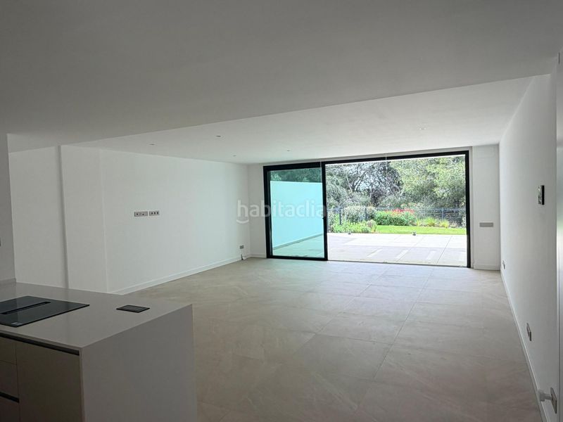 Foto fd03f9ba-cee5-477c-be0f-89de594d5e27. Apartament amb calefacció aparcament piscina a bahía de Marbella Marbella