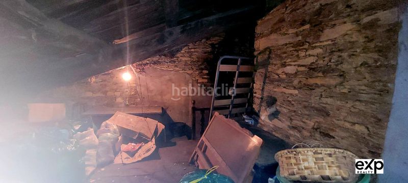 Foto 0f87f896-181e-4c07-b5ff-c73cbbe61a54. Casa amb aparcament a Pontenova (A)