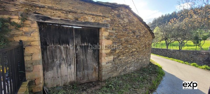 Foto 7d92b6fa-6d87-4618-9460-68817cde1915. Casa amb aparcament a Pontenova (A)