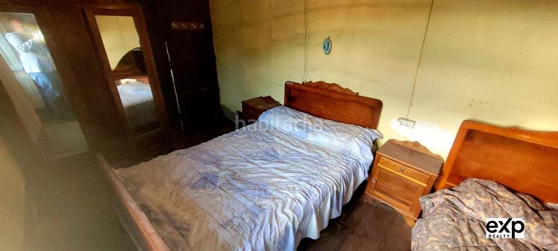 Foto ba52a635-0b8d-4992-94ab-fe9c9863b4a5. Casa amb aparcament a Pontenova (A)
