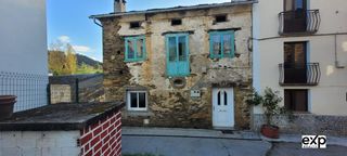 Casa a Pontenova (A). Casa de tipo rectoral en vilaoudriz  a pontenova lugo