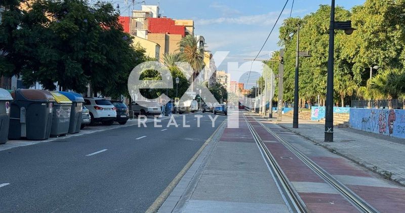 Foto ef5a5a59-b545-4e13-b7b6-6b0465c1e16a. Casa a El Cabanyal-El Canyamelar Valencia