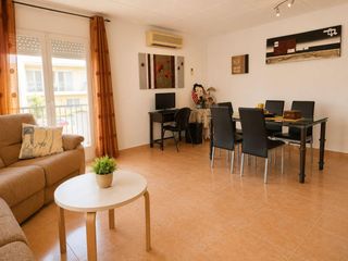 Apartment  Carrer cambrils. 160 m2 en el centro de salou  4 habitaciones  4 balcones  reform
