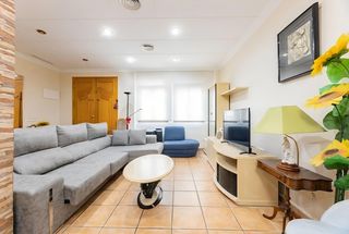 Casa  Calle ramón y cajal. Fantástica casa de 3 plantas con gran terraza y barbacoa