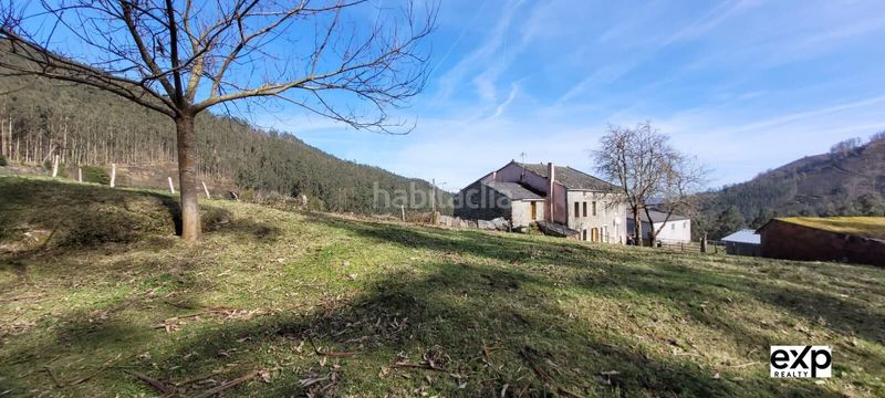 Foto a1b38ff3-5053-40d6-a2b7-918293be0fc0. Casa adossada amb aparcament a Valadouro (O)