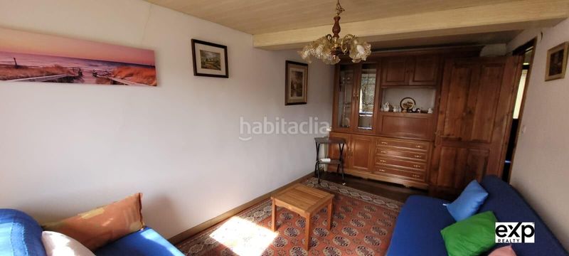 Foto ab1cb6c7-f168-45c9-b9a1-dbb99e9fe3b8. Casa adossada amb aparcament a Valadouro (O)