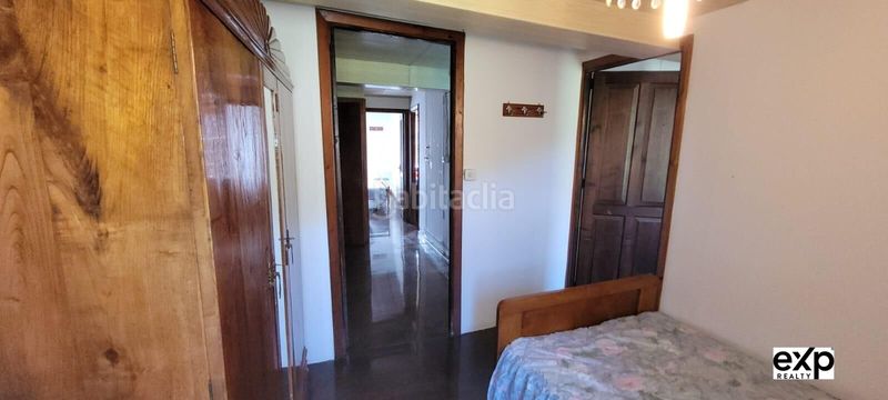 Foto f122270b-59ca-41fc-bd75-020bed8314f1. Casa adossada amb aparcament a Valadouro (O)