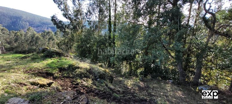 Foto f12eaac6-f6dd-4a9d-8a2e-80817d7cbd2d. Casa adossada amb aparcament a Valadouro (O)