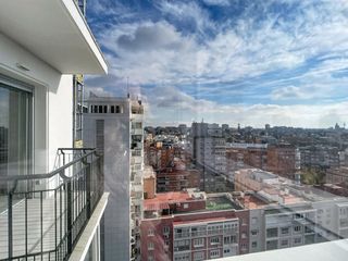 Duplex in El Viso. Propiedad única en altura con terraza y piscina privada en plant