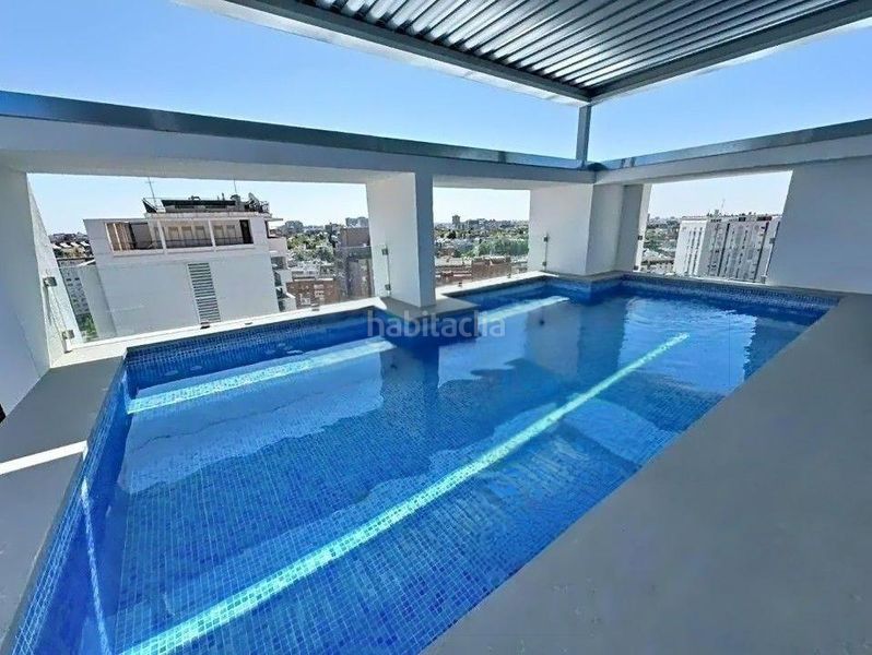 Foto ad8bfdfd-d4c6-4048-b993-10ef683917a2. Dúplex amb calefacció aparcament piscina a El Viso Madrid