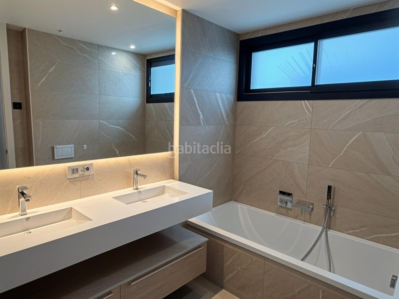Foto 9a4dcf27-9466-453b-bb7a-f58336969232. Apartament amb aparcament a bahía de Marbella Marbella